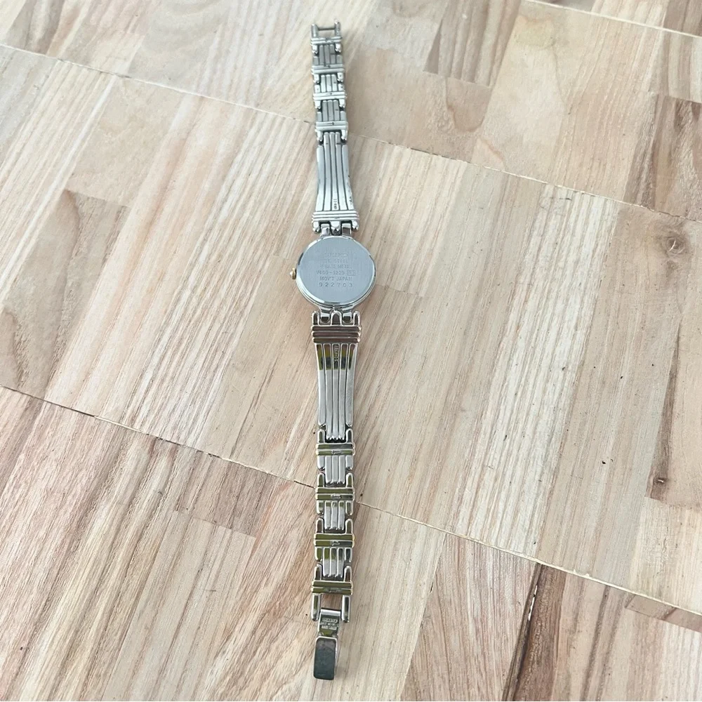 Seiko ladies two-tone dress bracelet watch NEW BATTERY